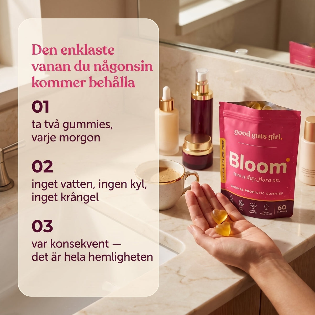 kvinna håller bloom gummies och rosa påse
